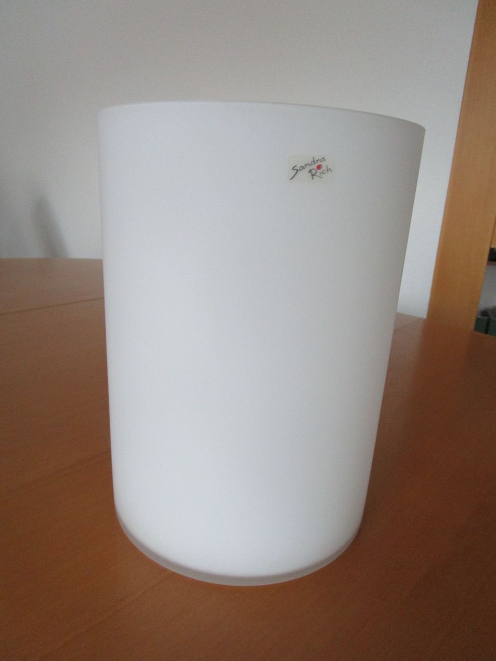 Vasen & Gefässe: weisse Glasvase Design von Sandra Rich – Gebraucht aus Ursenbach von Trasse