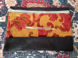 Handgemachte Tasche, Stoffmuster rot/braun, neuwertig