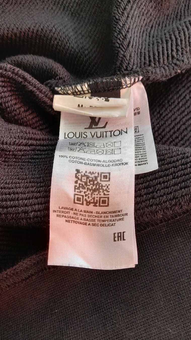 Louis Vuitton Giacche: Sweat à capuche Louis Vuitton zippé multicolore logo brodé – Usato da st.gallen venduto da The_Rag_Picker. 7