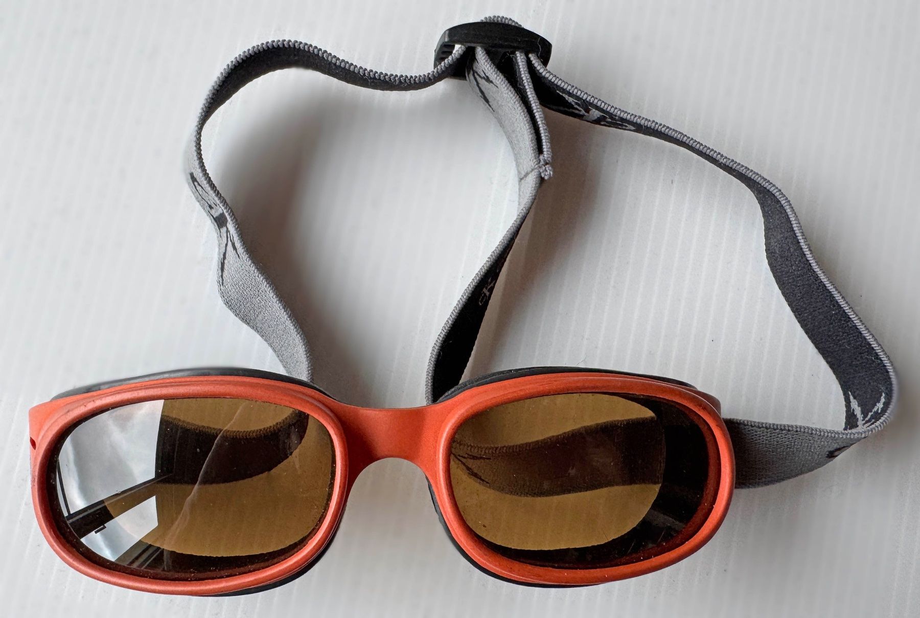 Calvin Klein Occhiali & Lenti: Sonnenbrille, Calvin Klein – Usato da Zürich venduto da Octopus-275