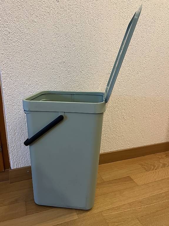 Cestini per rifiuti: Abfalleimer brabantia – Usato da Thun venduto da Chrigae 1