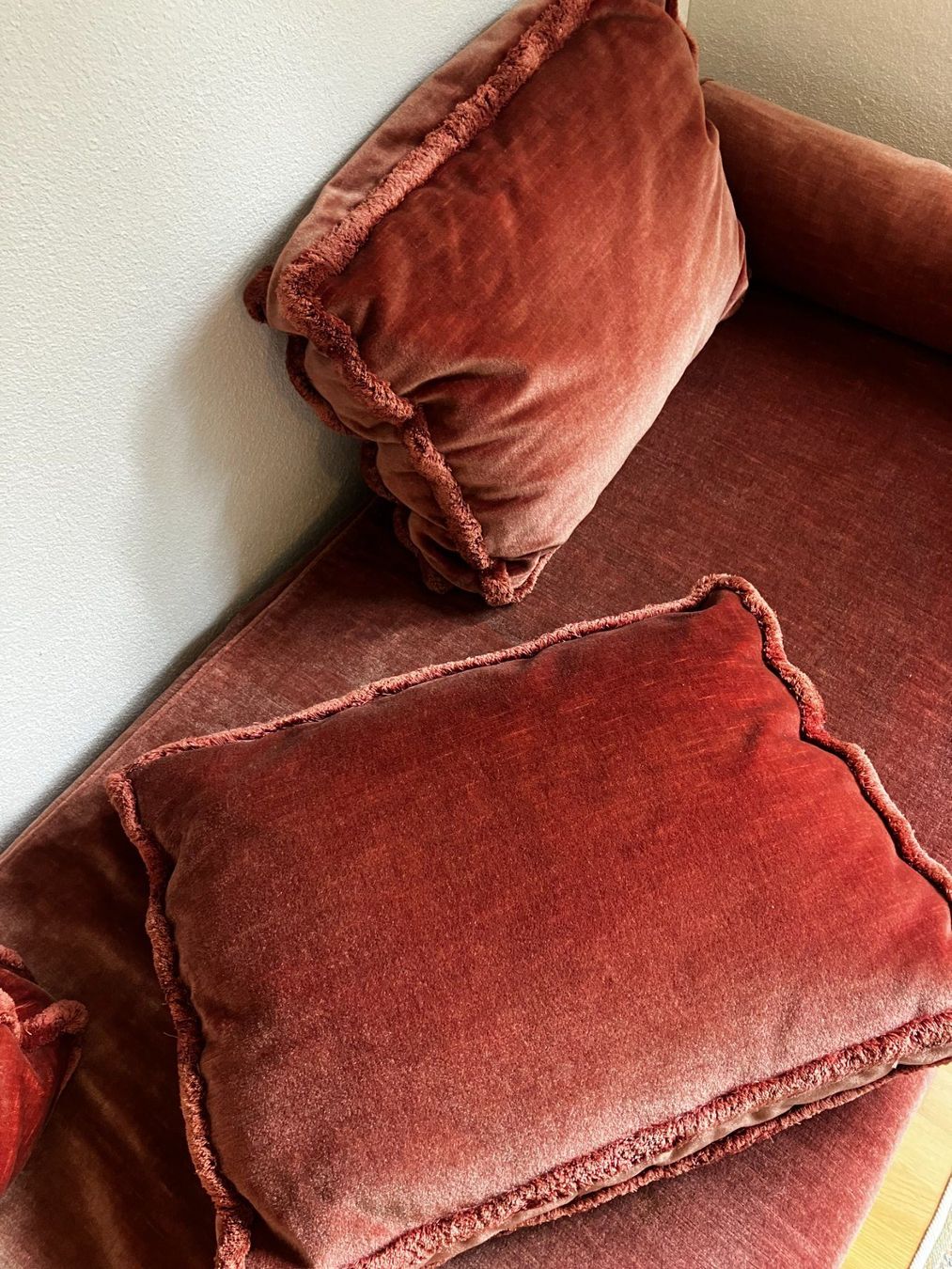 Divani: Wunderschönes Velours-Schlafsofa – Usato da Luzern venduto da sie_7nkr 2