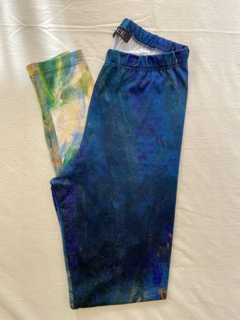 Sustainably made leggings with artwork