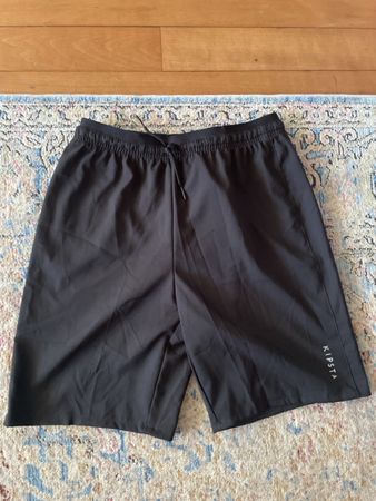 Schwarze Fussball Hose oder kurze Hose Grösse 161-172 cm