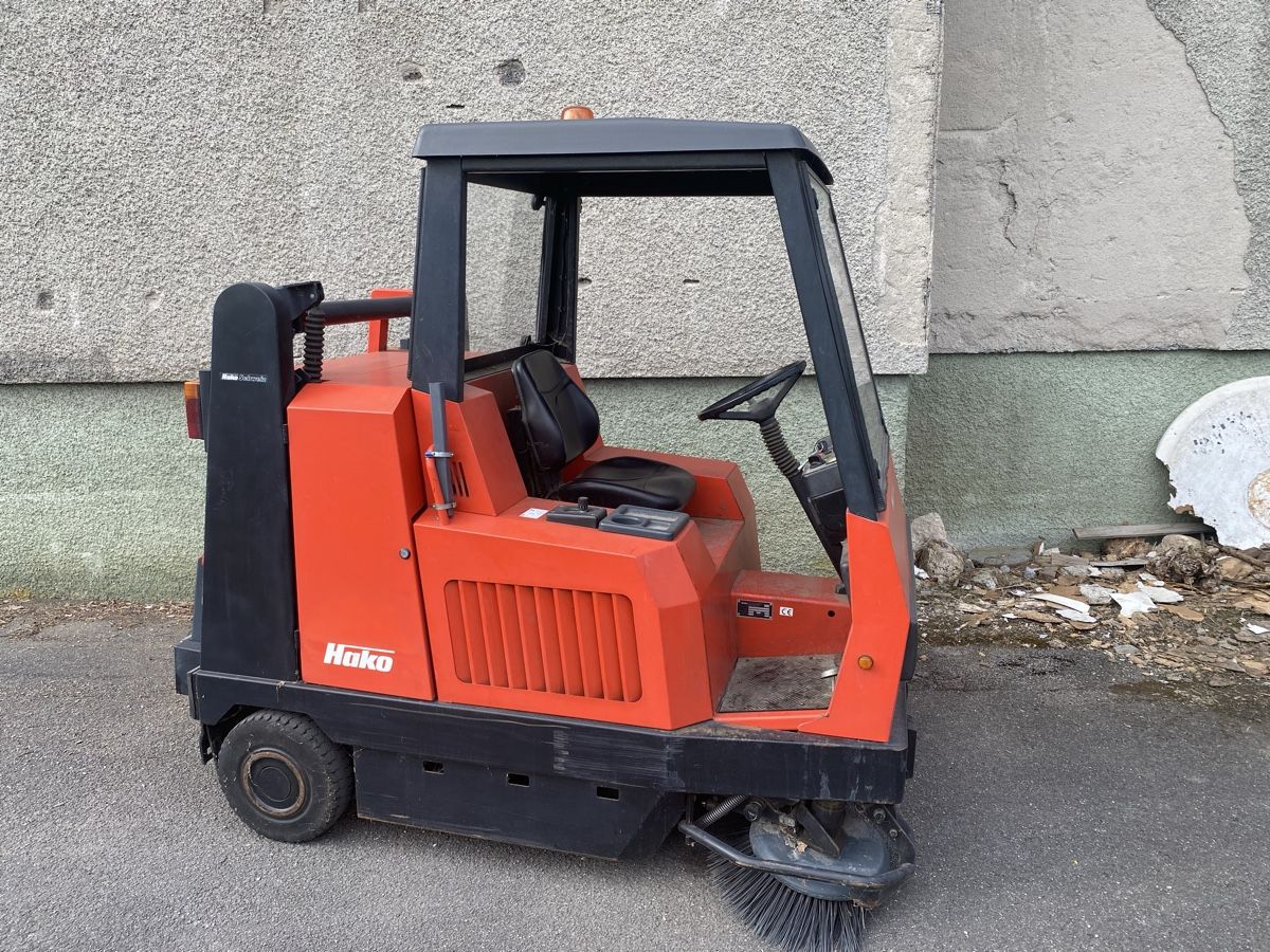 Hako Alle Maschinen: Hako Kehrmaschine  – Gebraucht aus Münchenbuchsee von iomtt 2
