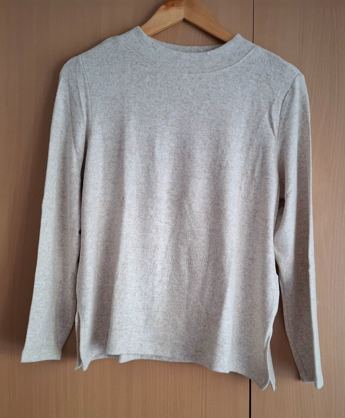 H&M Pullover & Sweatshirts: 2x Beige Pullover gr.M – Gebraucht aus Oberurnen von rotty80 2