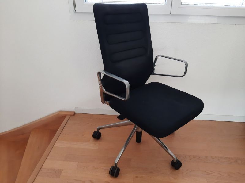 Vitra Sedie: Vitra Bürodrehstuhl – Usato da Oberengstringen venduto da fru_9b92