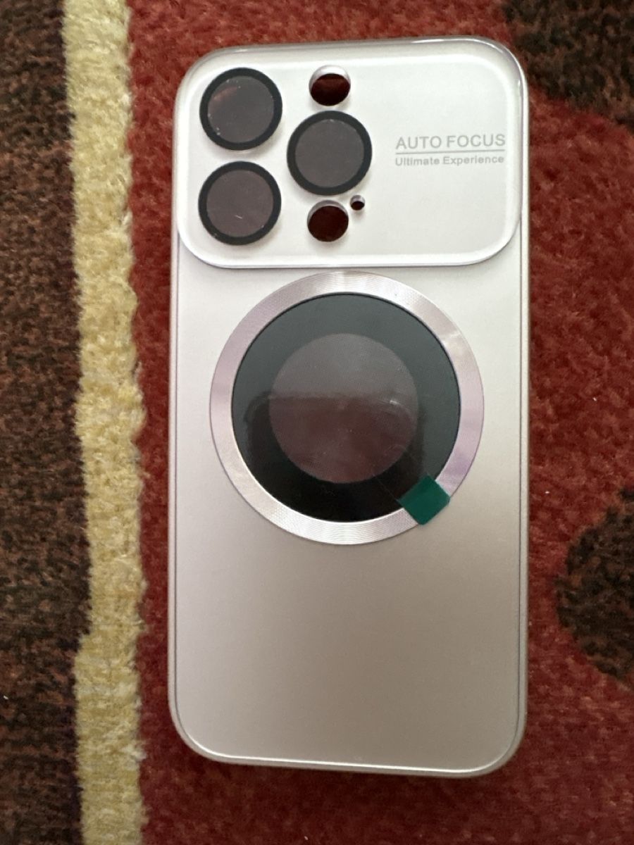Cover & Protezioni schermo: Coque iPhone 15 Pro dorée  - Neuf! ✨ – Nuovo (secondo la descrizione) da Düdingen venduto da Yellow