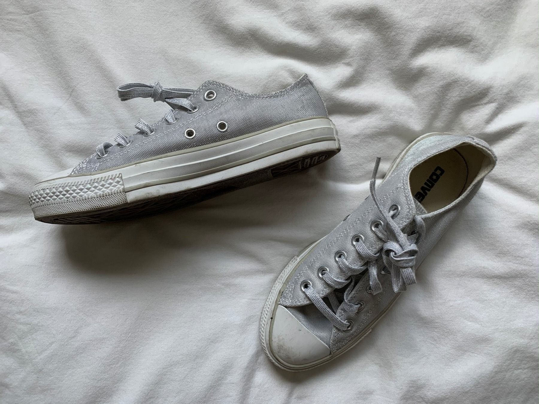 Converse Scarpe da donna: CONVERSE - Sneaker silber glänzend 37 – Usato da Zürich venduto da Diazaio 4