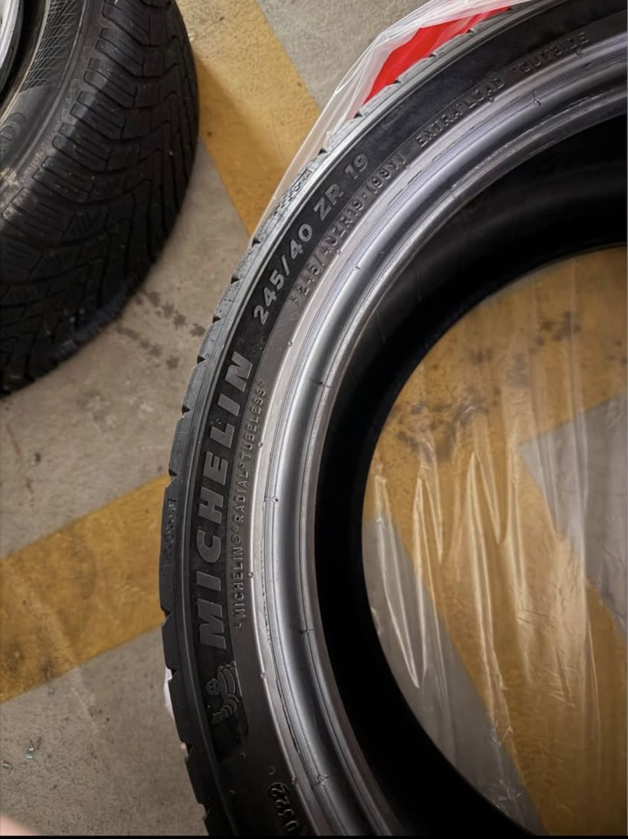 Pneumatici & Ruote complete: Michelin Reifen 245/40/19 – Usato da Goldach venduto da die_g2lb