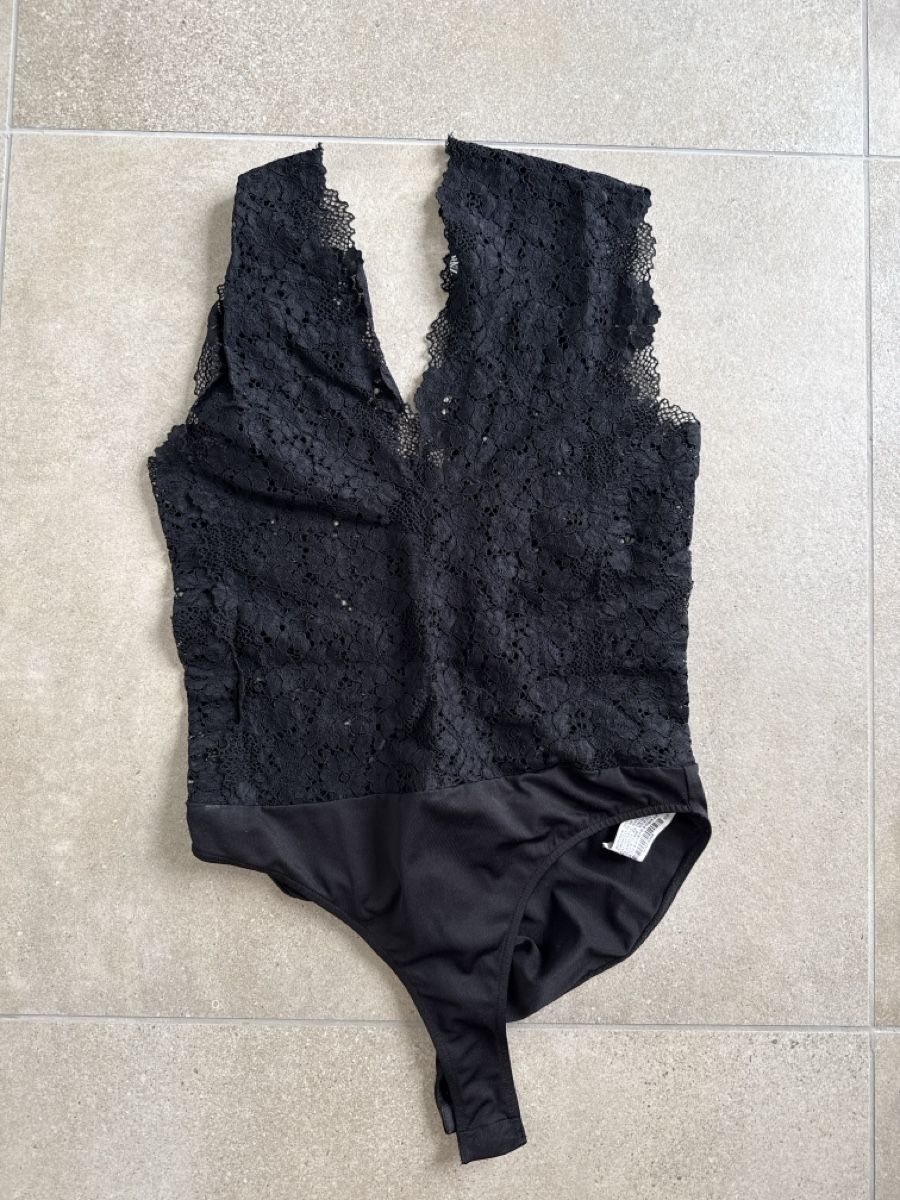Zara Top: Body Zara – Nuovo (secondo la descrizione) da Eysins venduto da con_9f9v