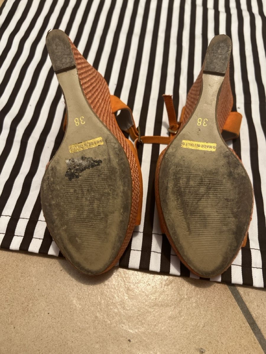Damenschuhe: Sandales compensées orange T.38  – Gebraucht aus Arvillard (Salins) von mental0mystique 1