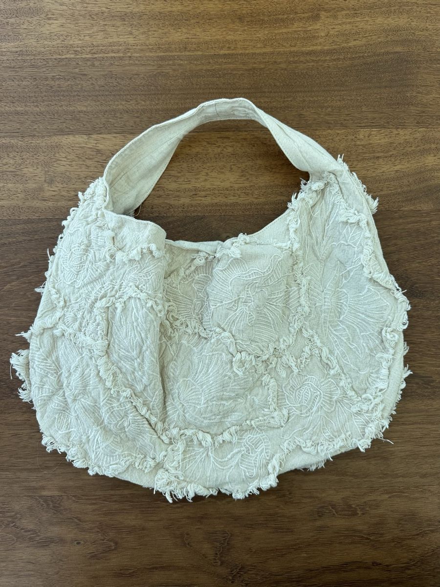 Zara Borse da donna: Zara flower embroidered shoulder bag – Usato da St. Niklausen LU venduto da lau_259n 1
