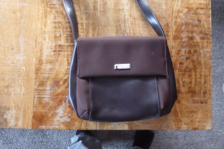 Umhänge Tasche braun ESPRIT Top  Zustand wie neu