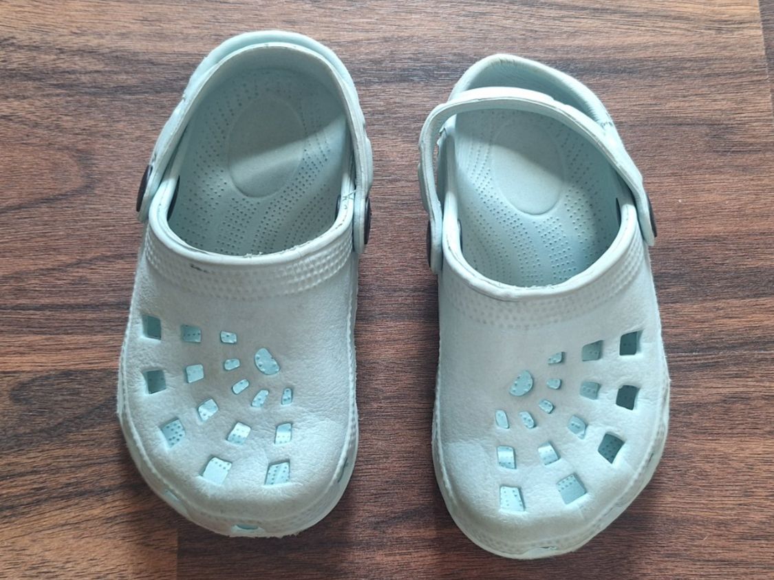 Crocs Schuhe für Jungen: Kinder Clogs mint Grösse 24 – Gebraucht aus Uster von fofinha-8610