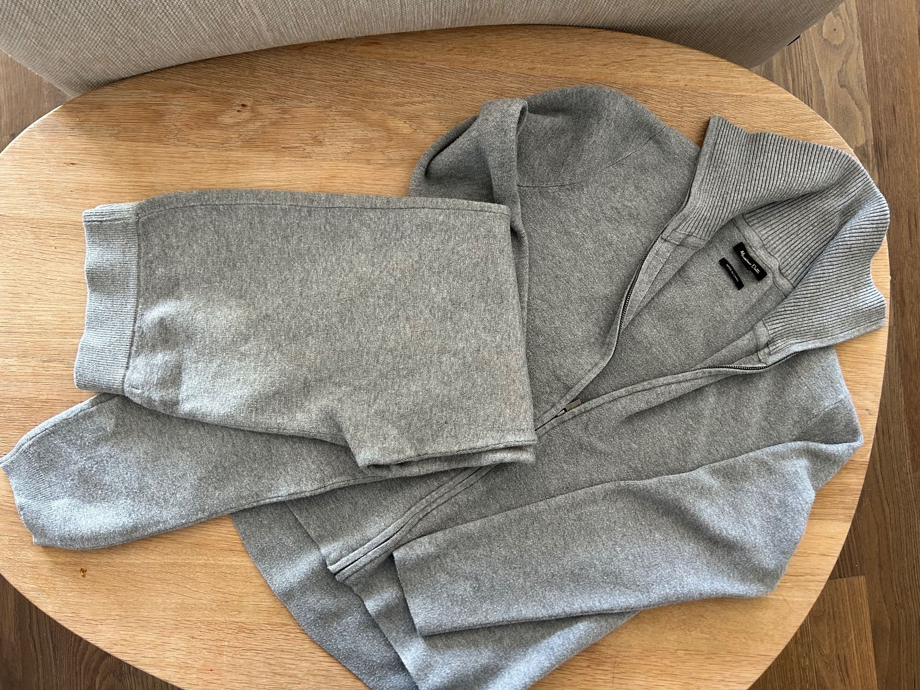 Massimo Dutti Lotti di vestiti: Massimo dutti pants+jacket size S – Usato da Epalinges venduto da kat_lyp6