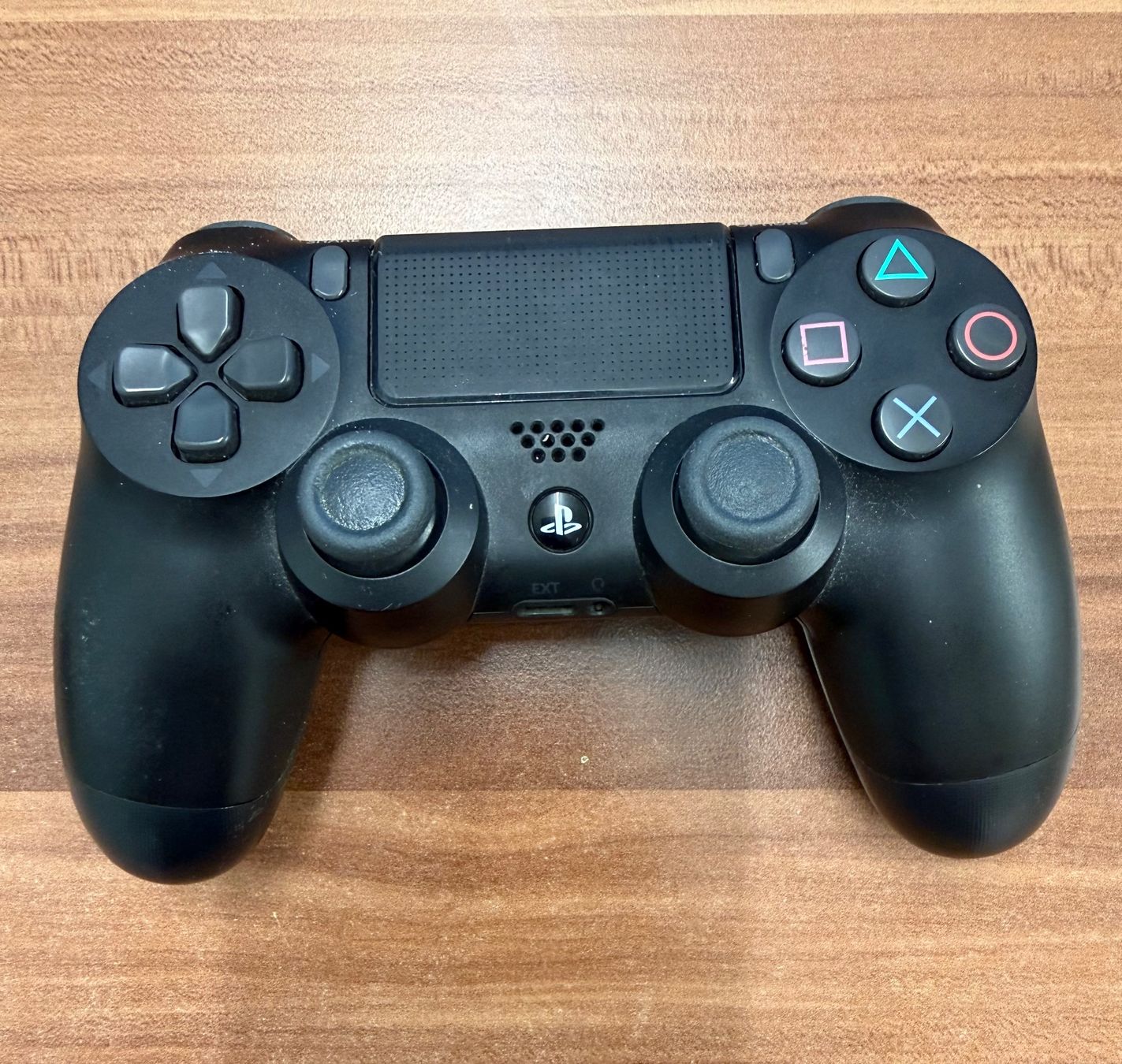 Sony Console: Sony PlayStation 4 Slim inkl. Controller und Kabel – Usato da Aristau venduto da EvoSwiss3D 4