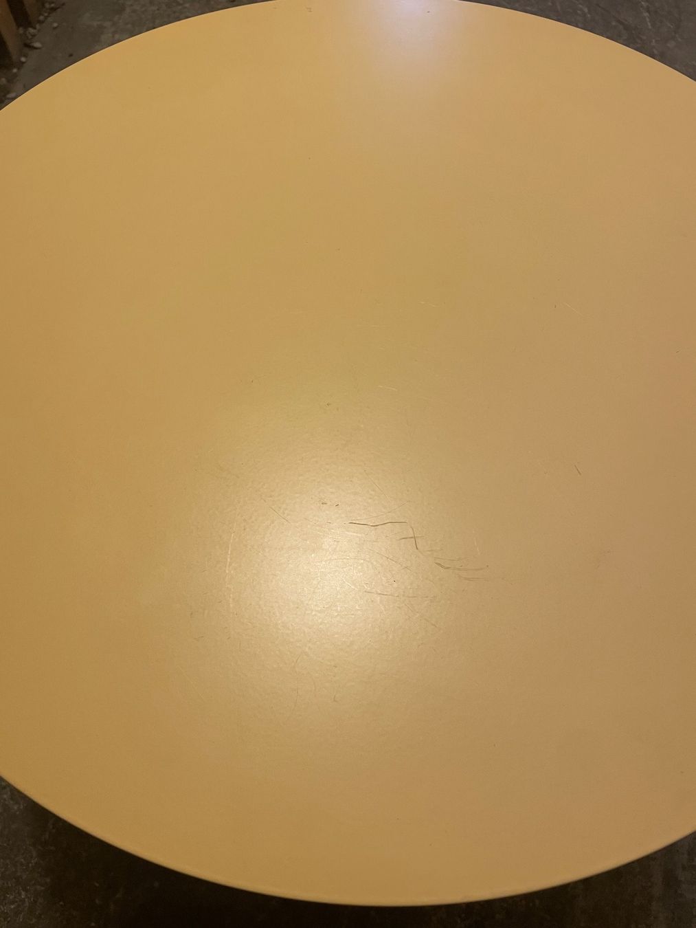 Hay Tavoli: Slit Table Round von HAY – Usato da Zürich venduto da wid_d7kr 2