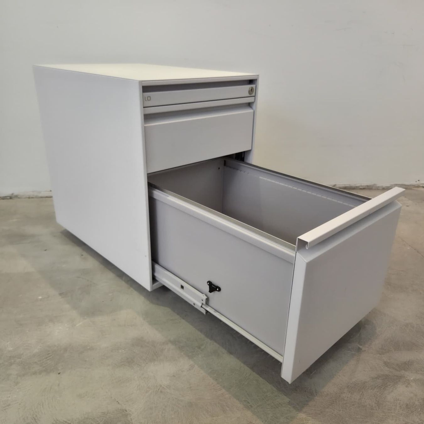 Lista Banconi: Lista Office LO Rollcontainer – Schweizer Designklassiker – Usato da Affoltern am Albis venduto da Zapro 3