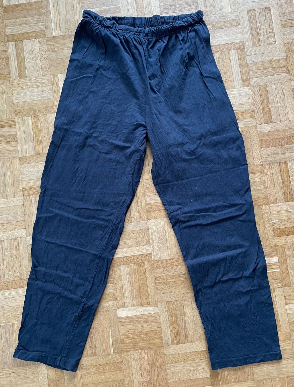 Pigiami: Pyjamahose in Gr. L, British Airways First Class – Usato da Gümligen venduto da soleil149