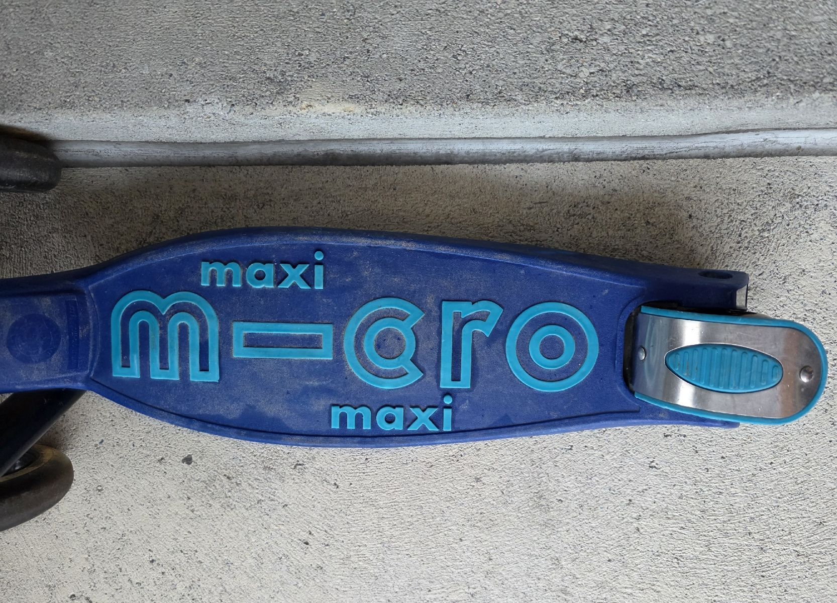 Micro Fahrzeuge für Kinder: Micro Maxi Trottinett blau gebraucht  – Gebraucht aus Zell LU von claro62 1