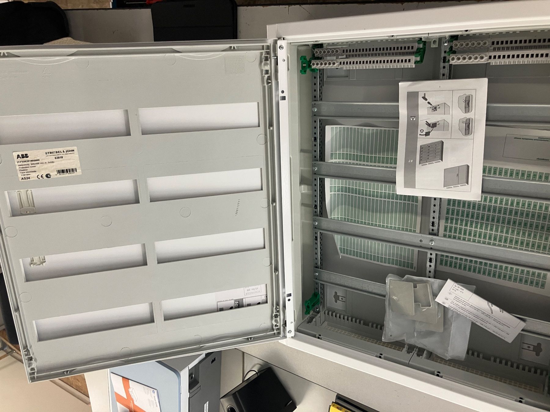 ABB Alimentazione elettrica: ABB Kleinverteiler AP 4R IP43 Distribution Board AT42 2012 – Usato da Dübendorf venduto da sdbu-frappant 3