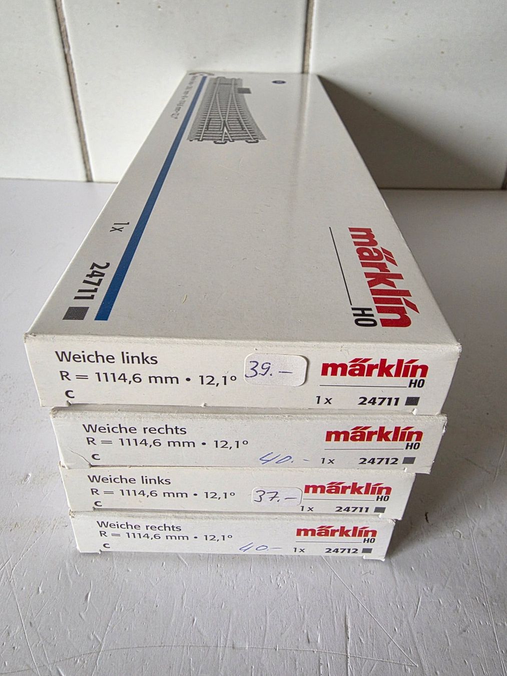 Märklin Modellini di ferrovie: 2 Paar schlanke Weichen mit Antrieb, 24711/712 – Usato da Seuzach venduto da Loeckeli01 3