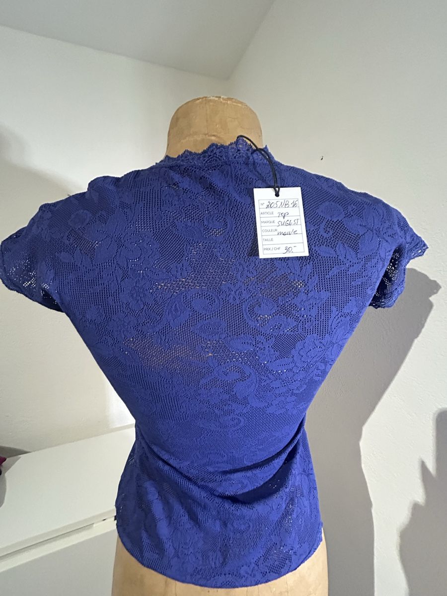 Top: Top dentelle taille 36 – Usato da chamoson venduto da agr_y2m5 1