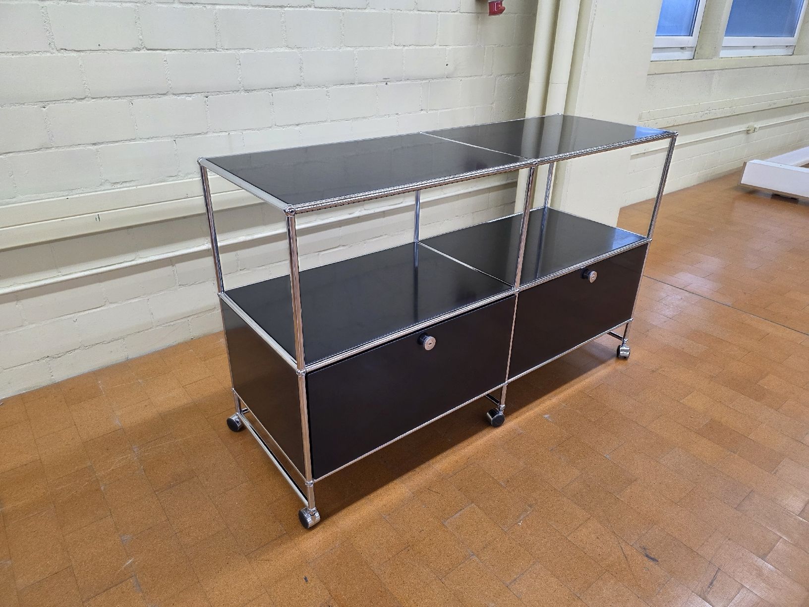 USM Scaffali: Designer Regal mit Rollen USM Haller – Usato da Lichtensteig venduto da UsedINStore 1