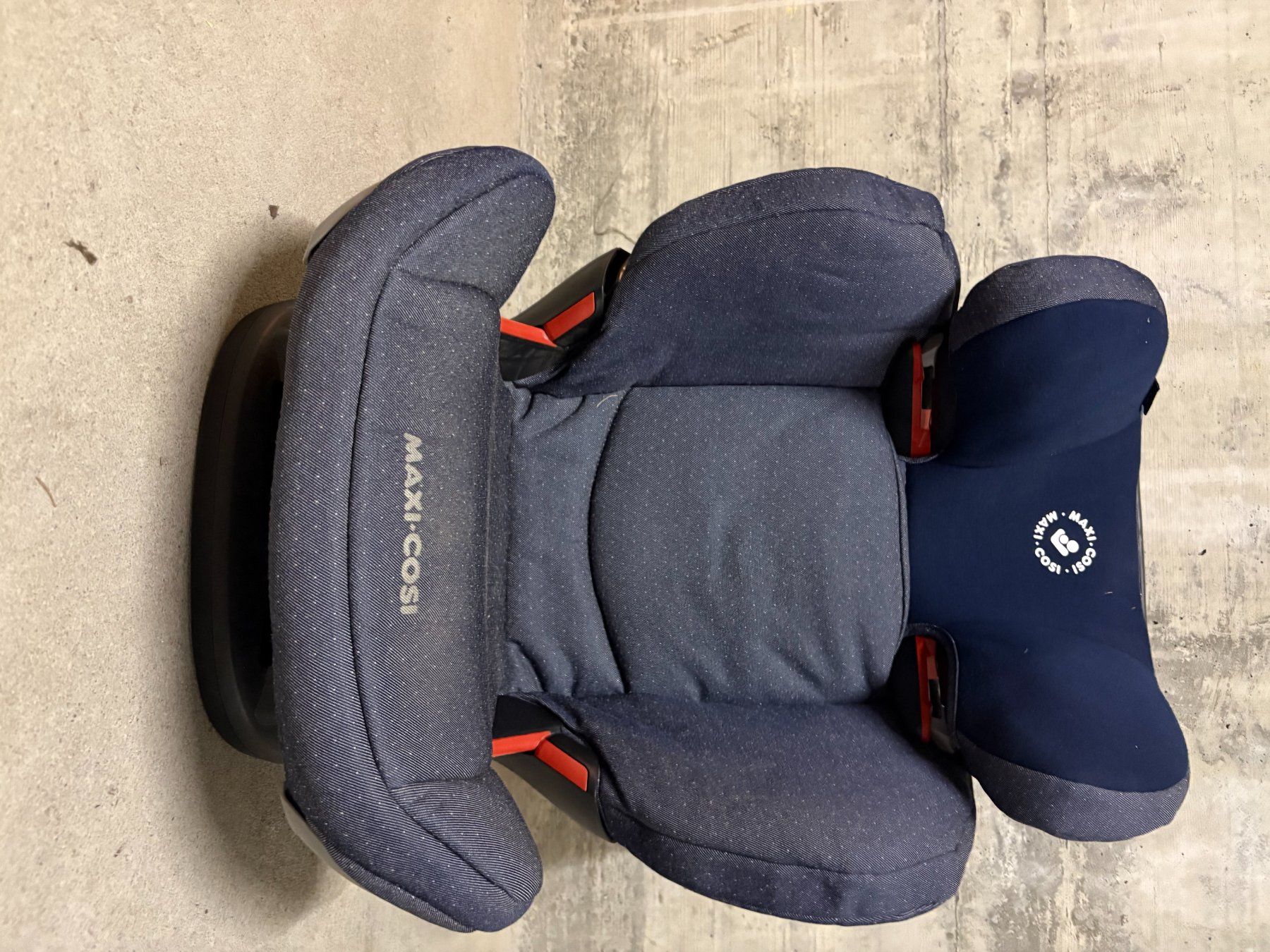 Maxi-Cosi Auto-Kindersitze: Maxi Cosi Kindersitz mit Docking Station – Gebraucht aus Ortschwaben von Zopilote 2