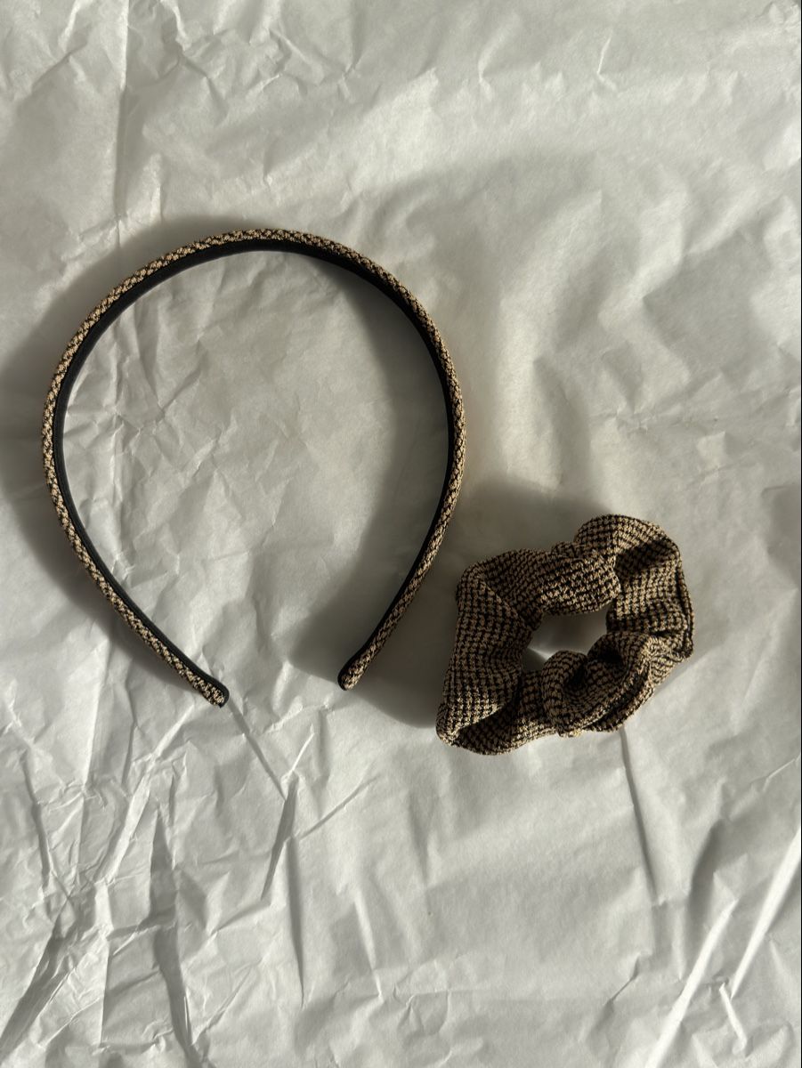 Haarschmuck: Haarband und Scrunchie Set gemustert, neu – Neu und originalverpackt aus Zürich von MaxZurich