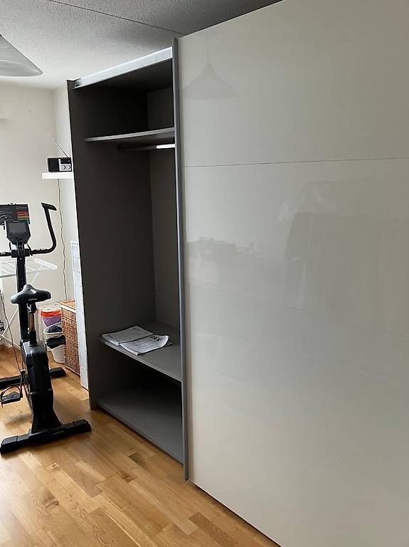 Armadi: Grosser Schiebetürenschrank – Usato da Solothurn venduto da Juliasju 1