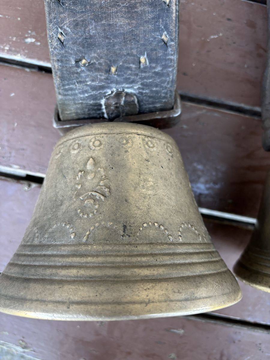 Campanacci mucche: 2 Antike Weideglöggli – Usato da Schangnau venduto da Roseggli82 1