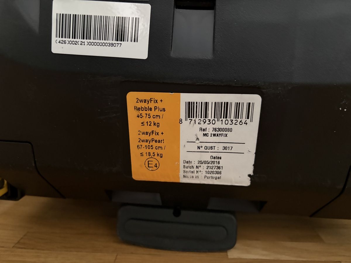 Maxi-Cosi Seggiolini per auto: Maxi-Cosi Pebble Plus & 2wayFix Basis – Usato da St. Gallen venduto da dso_r9l6 1