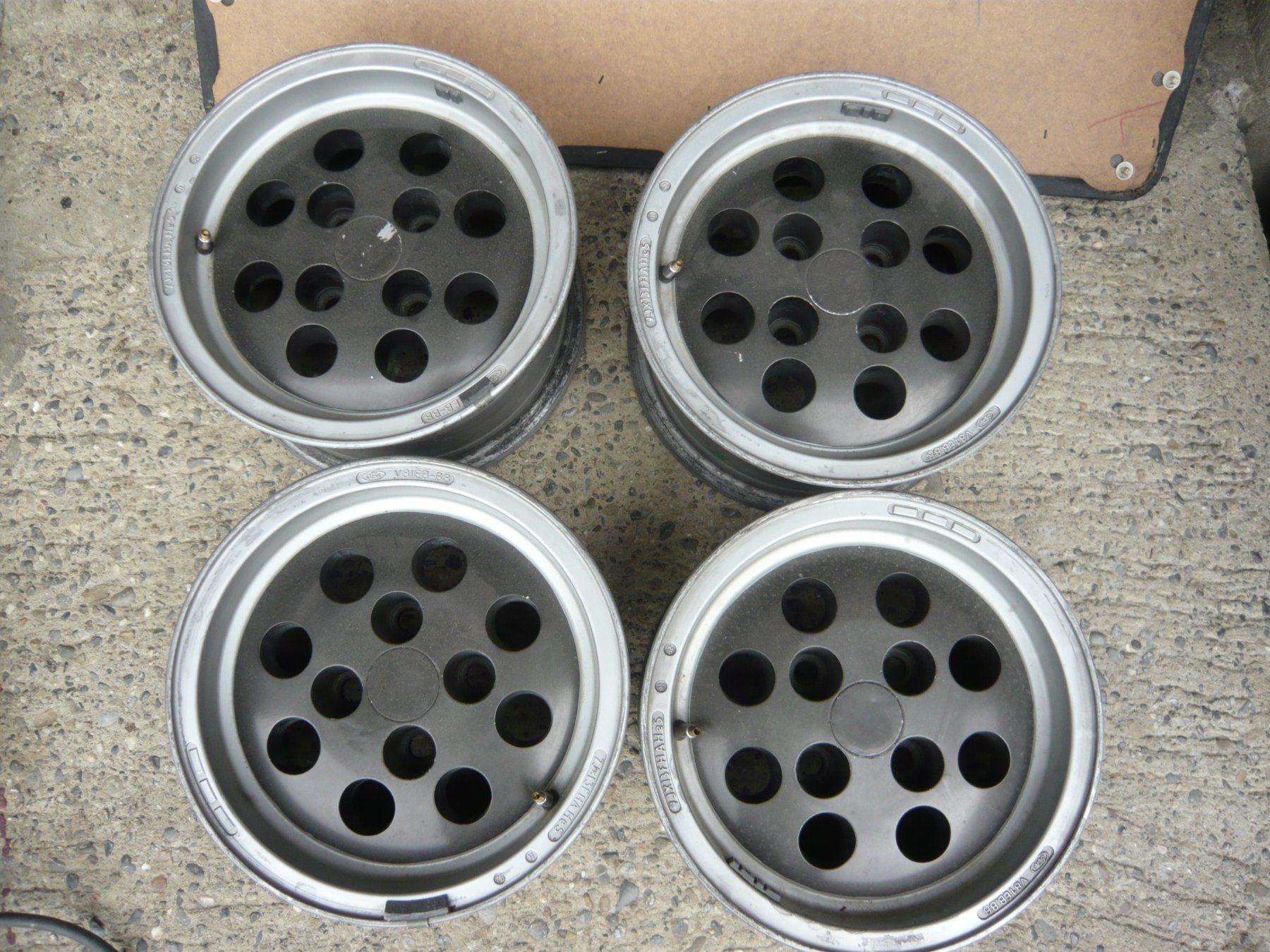 Ford Cerchioni: 4 jantes alu pour Ford Capri – Usato da Russy venduto da Guenefle