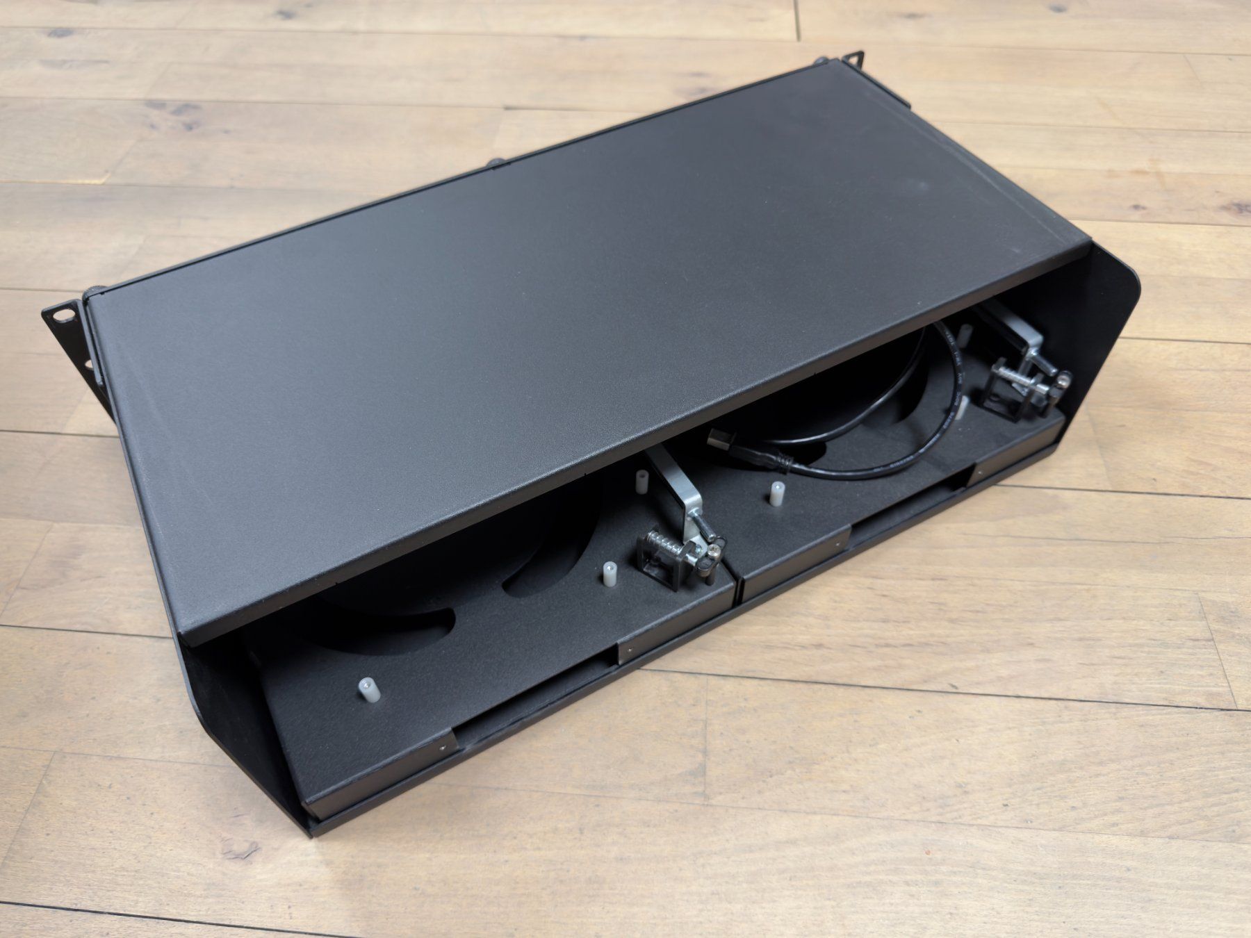 Altri accessori: RackMac Studio RACK-STD-2X – Rackmontage für Mac Studios – Usato da Fehraltorf venduto da eventag 5
