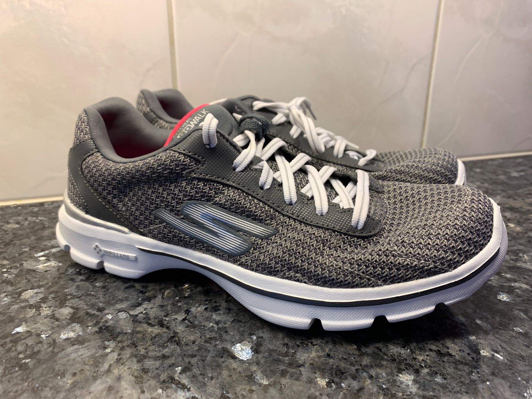 Skechers Damenschuhe: Skechers Grösse 36 – Neu und originalverpackt aus Belp von sabadesign