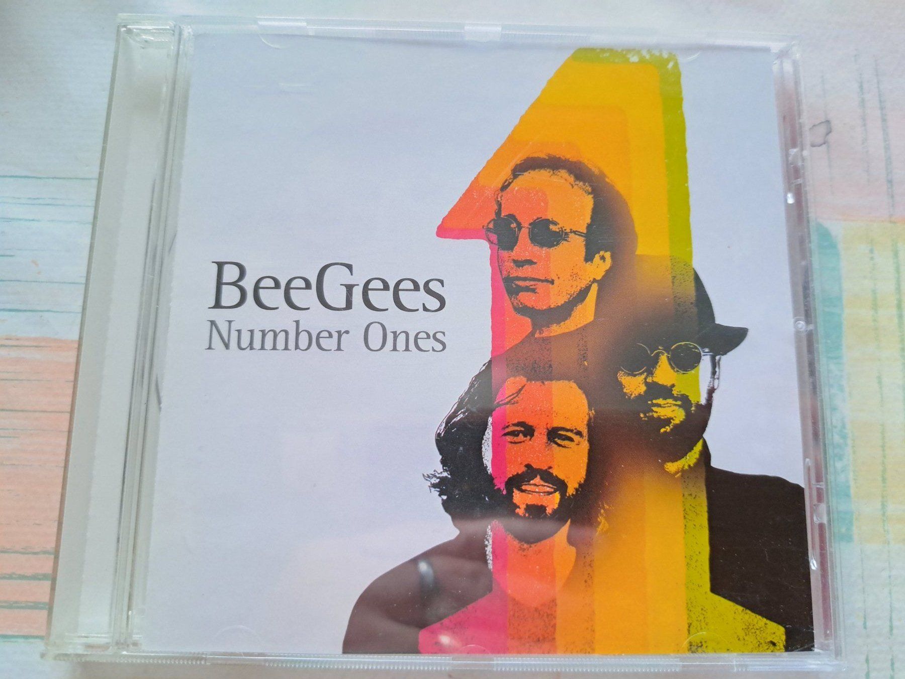CD: Cd bee Gees - Number ones  – Usato da Pully venduto da bro_n52j