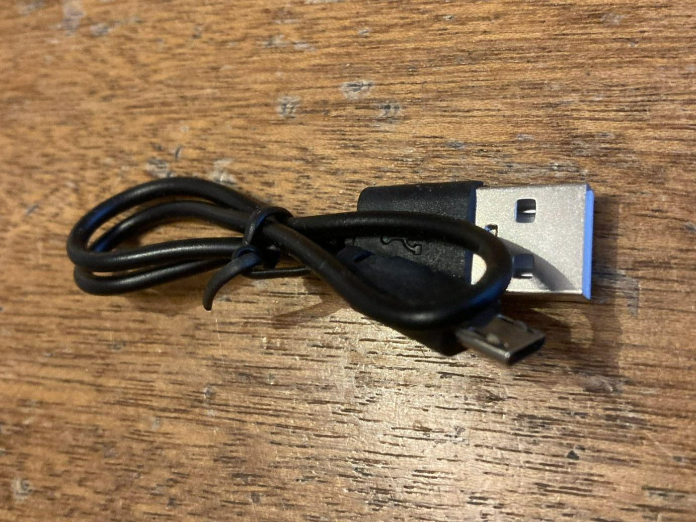 Cavi: Restposten Ladekabel USB-A auf micro-USB 0.3m – Nuovo (secondo la descrizione) da Widnau venduto da SIIVSIIV