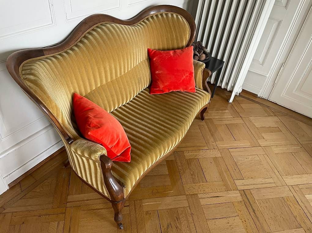 Sofas: Sofa Gold Barock historisch – Gebraucht aus Zug von Tutti_Ricardo