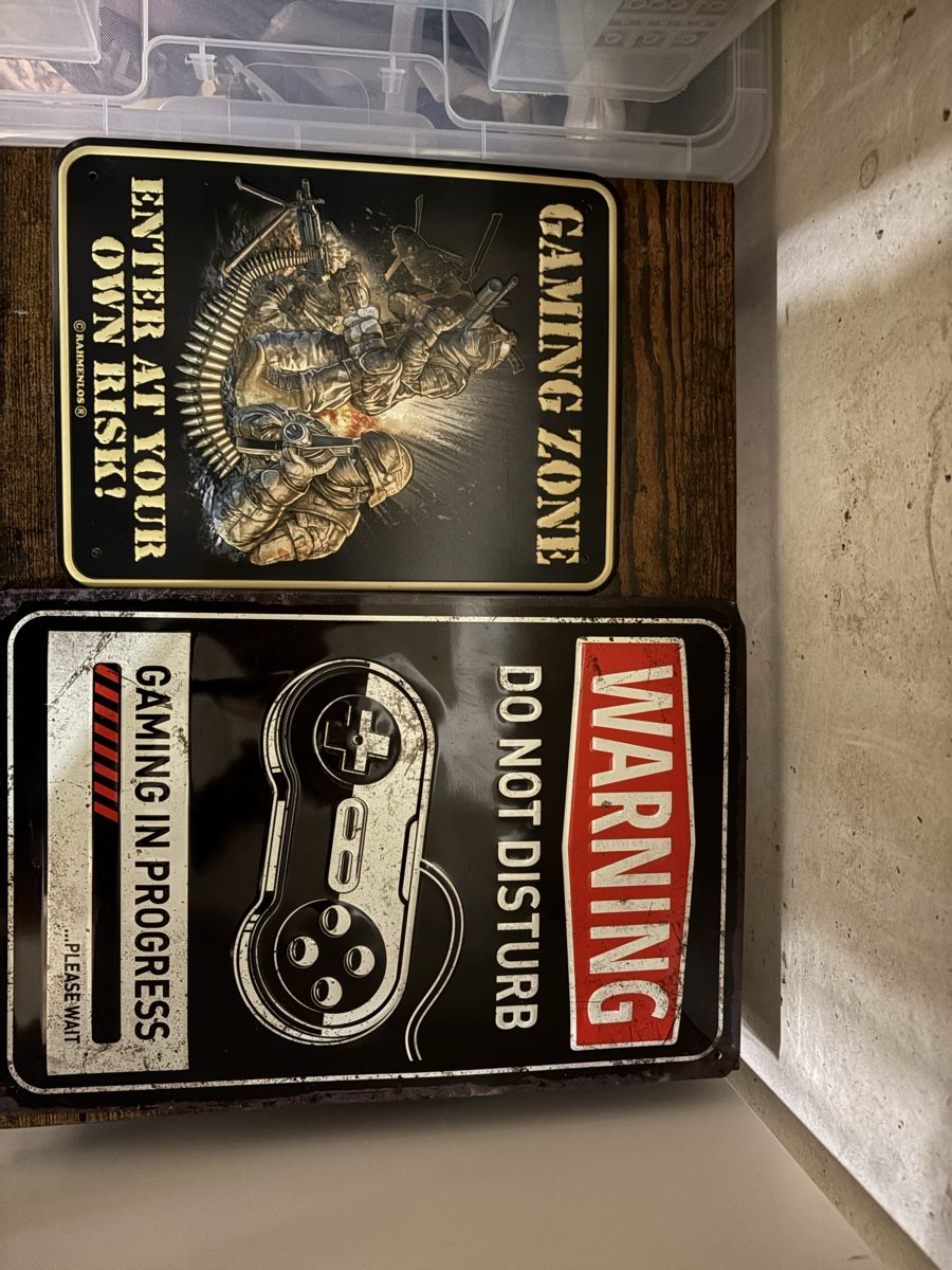 Toutes les décorations: 2 Metall Plaketten Gaming – D'occasion à Stallikon par 2000Kai