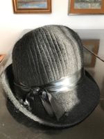Chapeau noir en laine dame d'époque