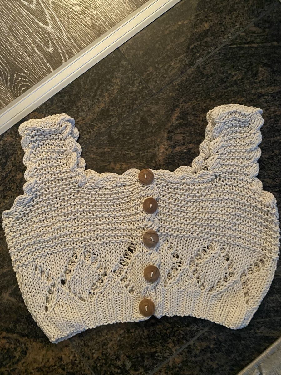 Tops: GESTRICKTES CROP-TOP – Gebraucht aus Rorschach von Lauraq12 1