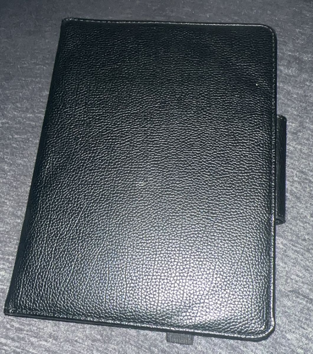 Tastaturen: iPad bluetooth-Tastatur mit Hülle – Neu (gemäss Beschreibung) aus Oftringen von tola19 2
