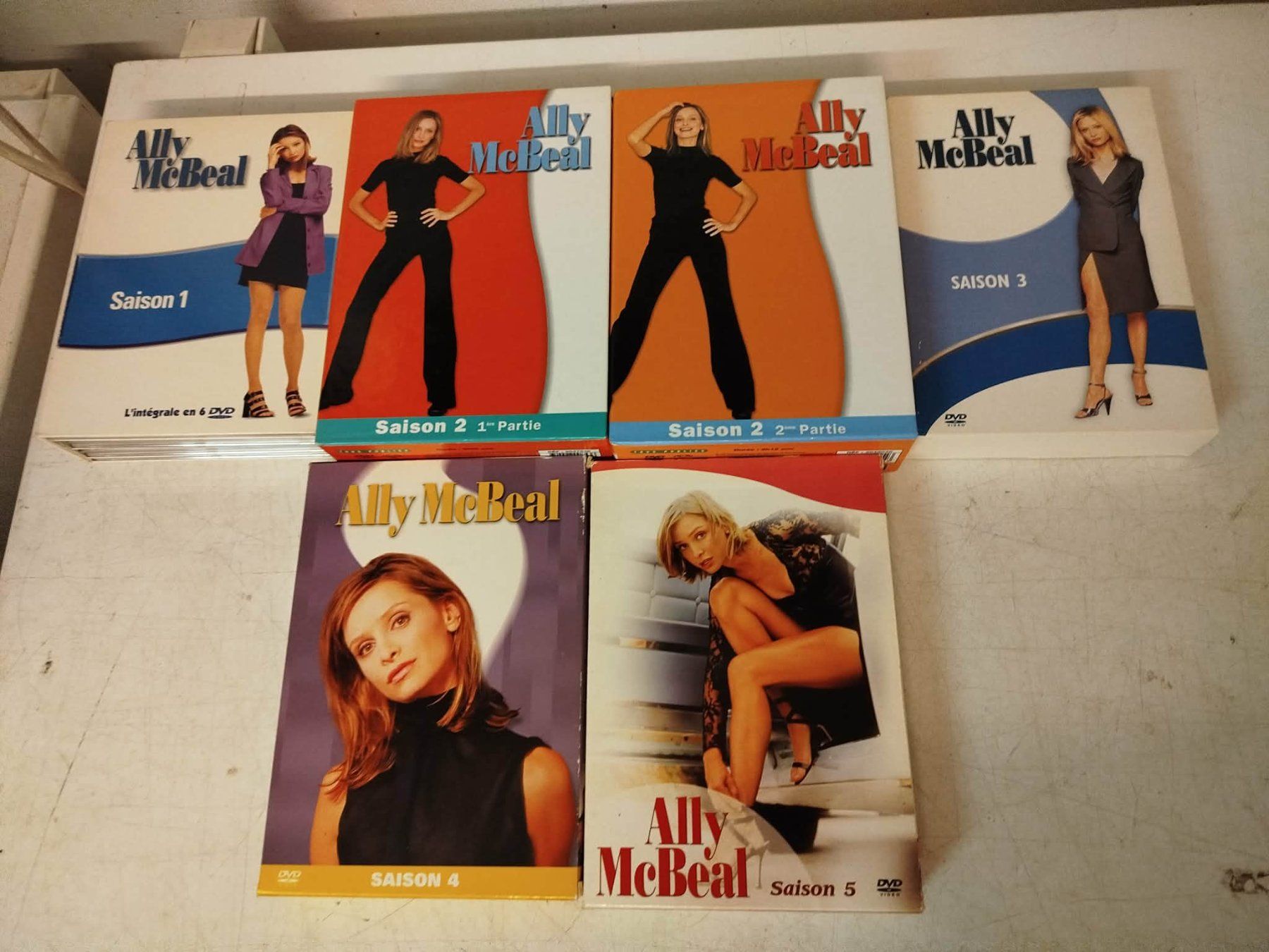 Tutti i DVDs: DVD  ALLY MCBEAL – Usato da La Chaux-de-Fonds venduto da Emmaus2300CDF
