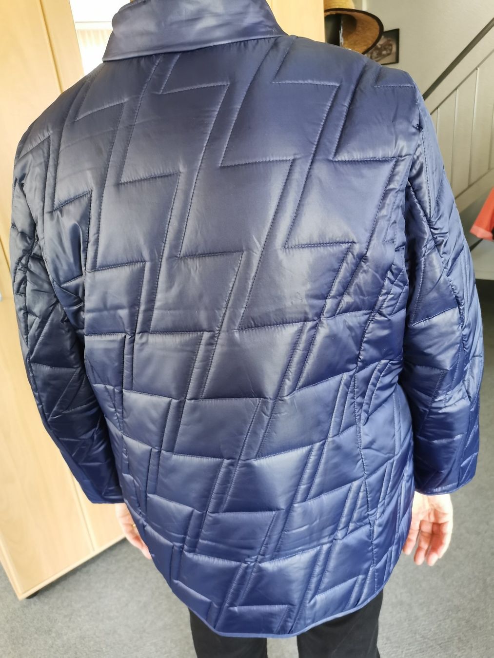 Giacche: Dunkelblaue, gesteppte Jacke, Übergangsjacke, Grösse 48 – Usato da Oberwangen b. Bern venduto da Kannenkoenig 1