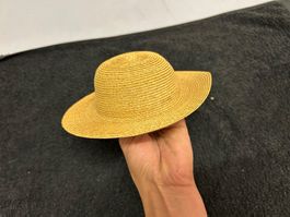 Verschiedene Puppenhüte aus Stroh, 7-10cm Innendurchmesser