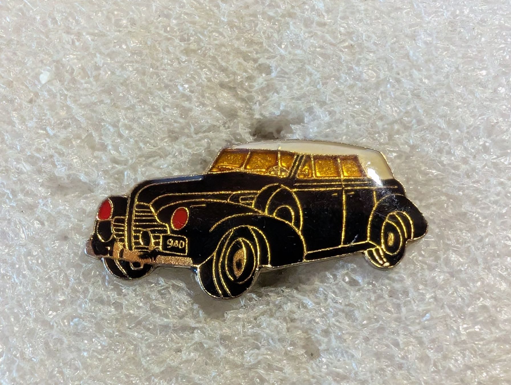 Plaketten & Abzeichen: Ansteckpin 98: Auto Oldtimer – Gebraucht aus Oppligen von Pin-Fall-Shop