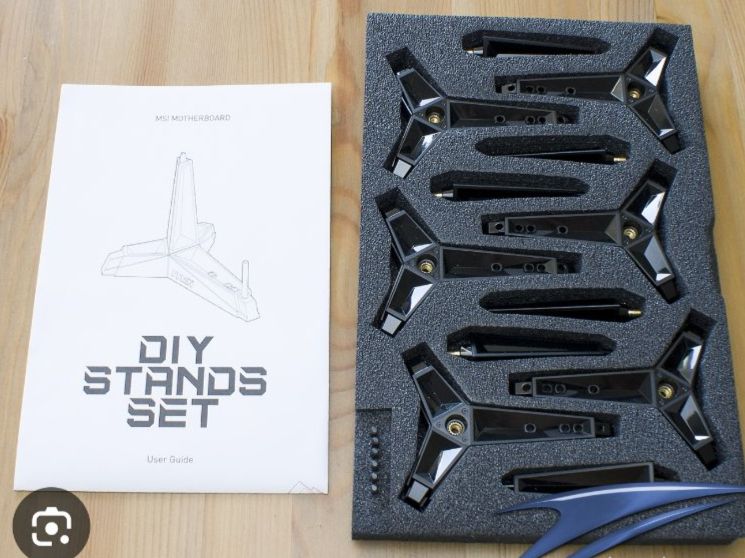 MSI Mainboards: Motherboard DIY-Stands-Set – Neu (gemäss Beschreibung) aus Zürich von Aorus