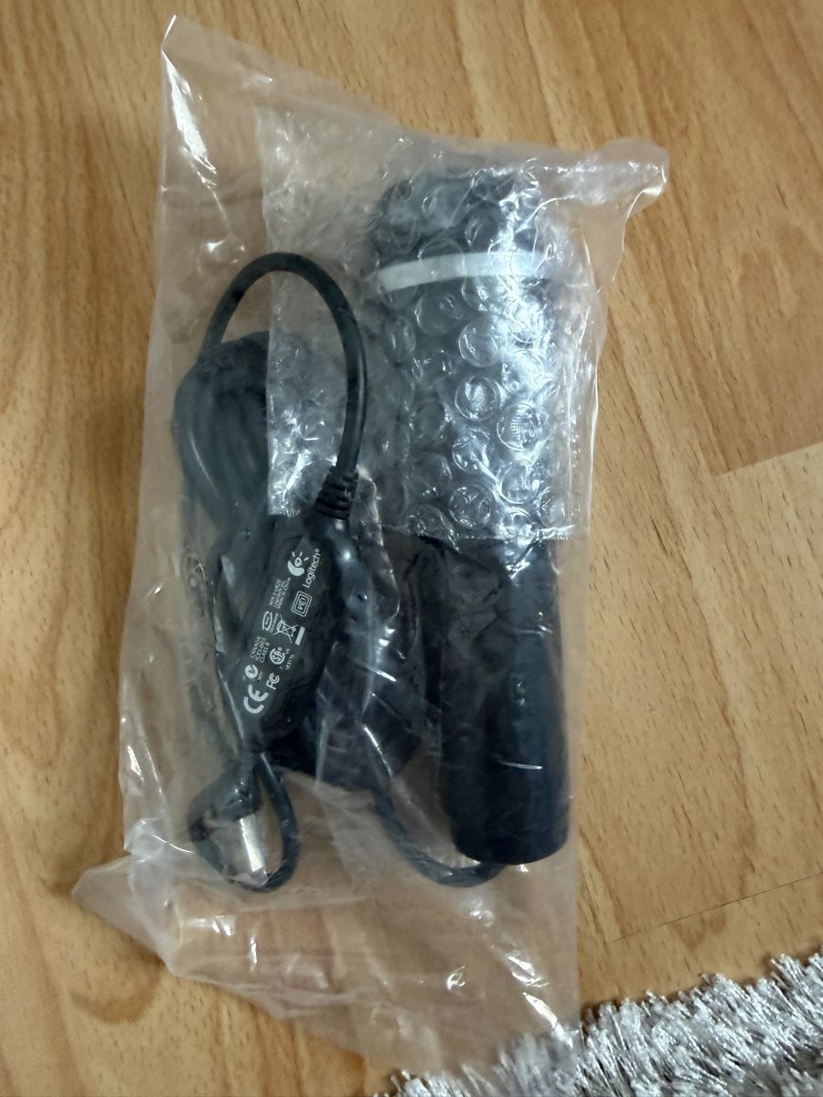 Logitech Mikrofone: Mikrofon Logitech mit Kabel schwarz neu verpackt – Gebraucht aus Buchs AG von ani_9s7q